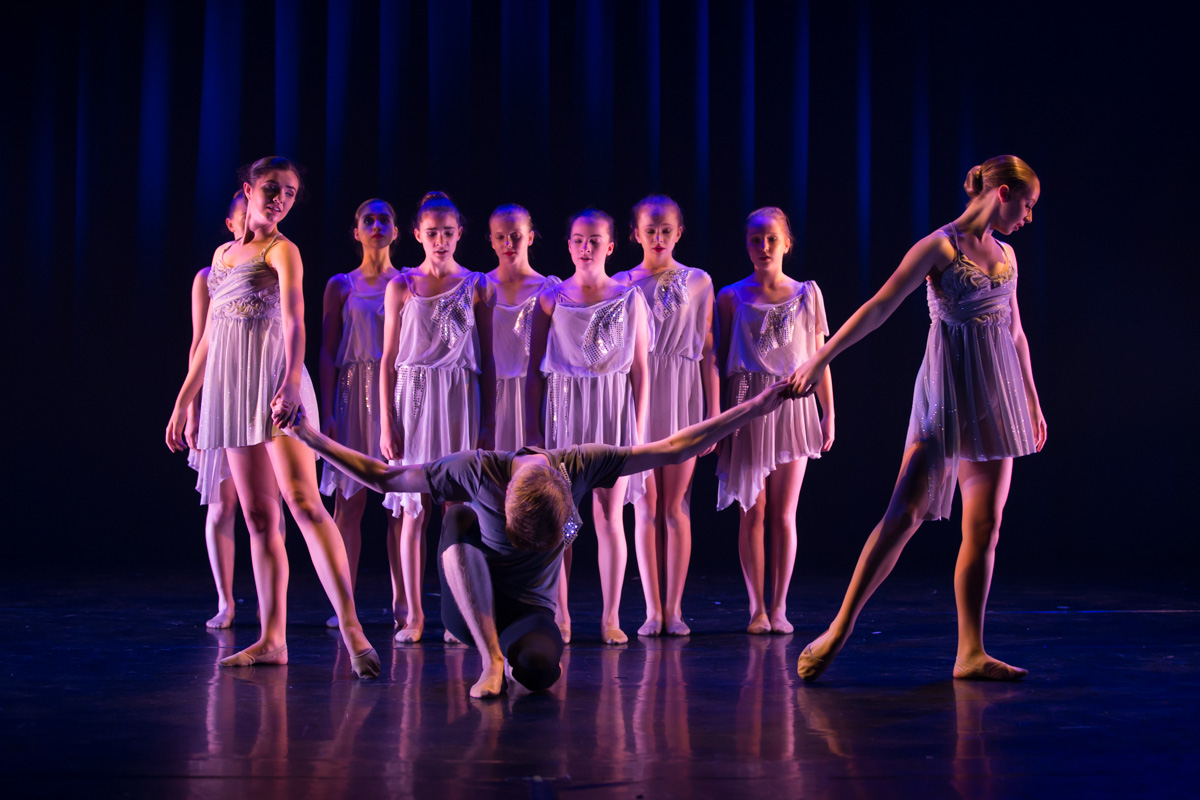 Lyrical Dance Is A Fusion Of Ballet Modern And Jazz Technique 
